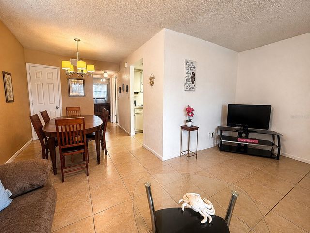 6044 22ND AVENUE N 2, St Petersburg, FL 33710