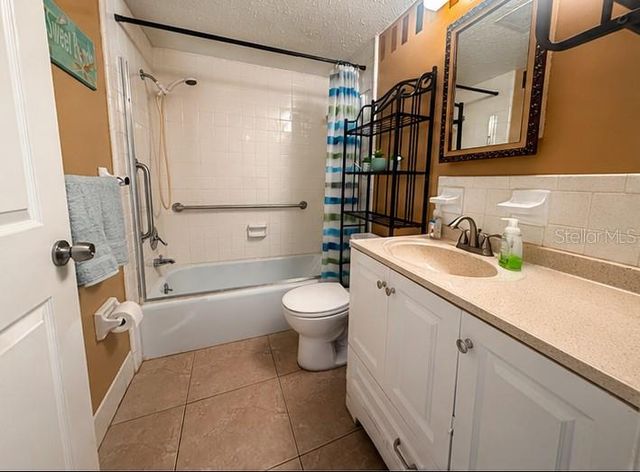 6044 22ND AVENUE N 2, St Petersburg, FL 33710