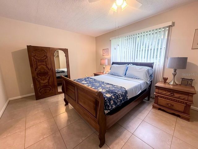 6044 22ND AVENUE N 2, St Petersburg, FL 33710