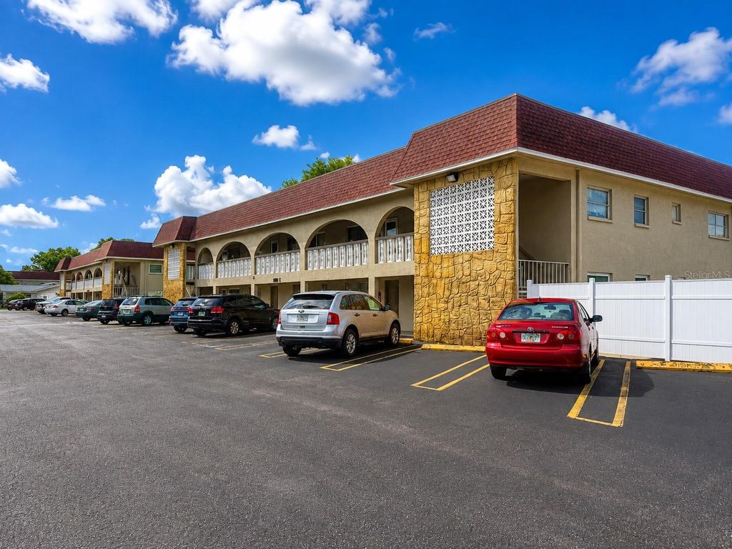 6044 22ND AVENUE N 2, St Petersburg, FL 33710