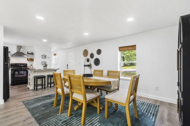 1480 Peebles Point Road, Cape Fair, MO 65624