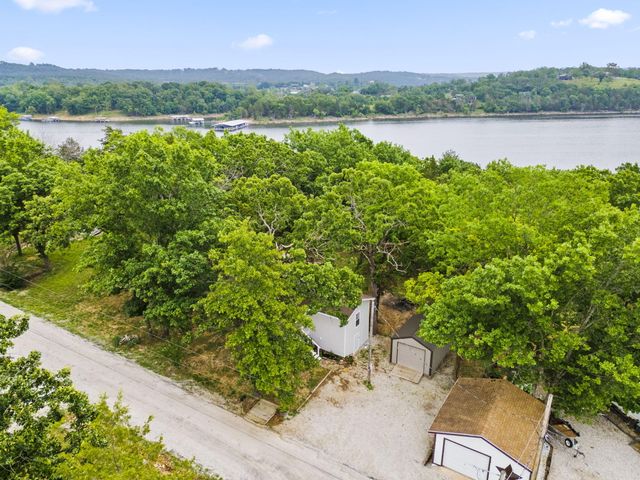1480 Peebles Point Road, Cape Fair, MO 65624