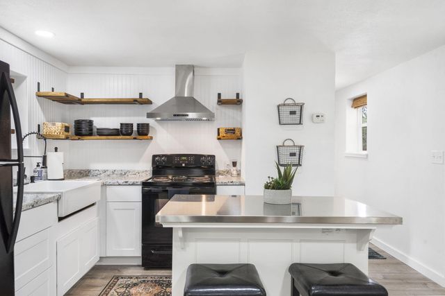 1480 Peebles Point Road, Cape Fair, MO 65624