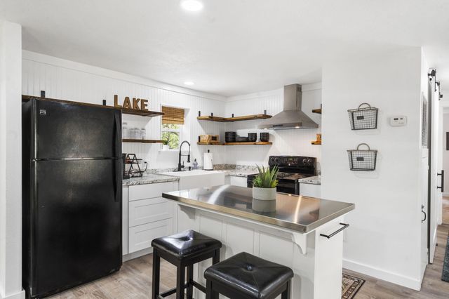 1480 Peebles Point Road, Cape Fair, MO 65624