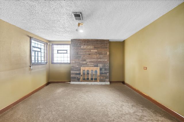 8713 S Washtenaw Avenue, Evergreen Park, IL 60805