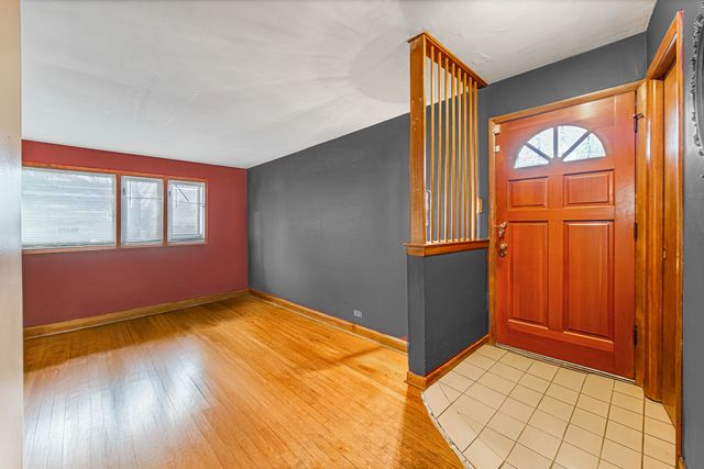 8713 S Washtenaw Avenue, Evergreen Park, IL 60805