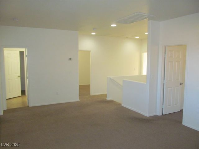 2741 SUNRISE BLUFF Drive, Las Vegas, NV 89142