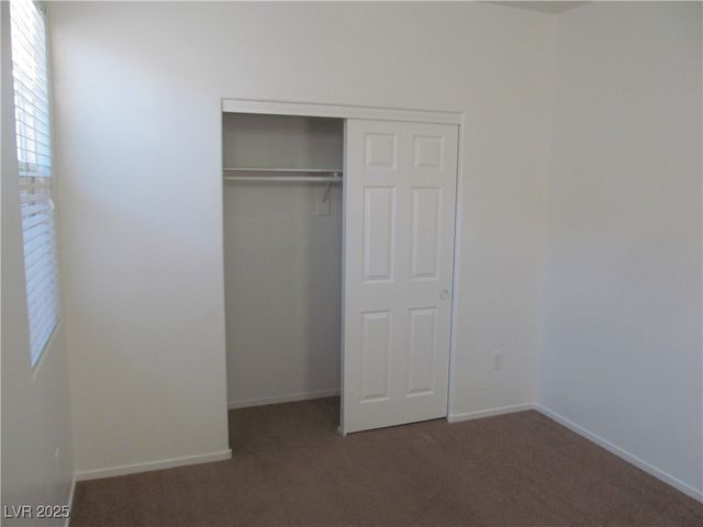 2741 SUNRISE BLUFF Drive, Las Vegas, NV 89142