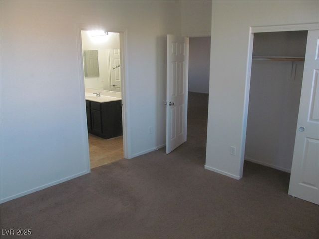 2741 SUNRISE BLUFF Drive, Las Vegas, NV 89142