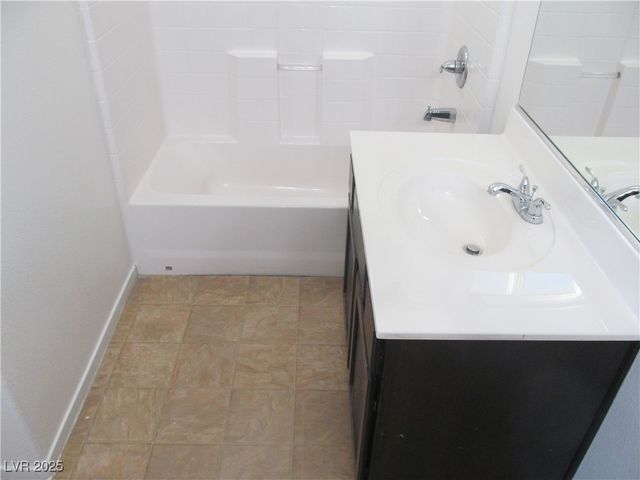 2741 SUNRISE BLUFF Drive, Las Vegas, NV 89142