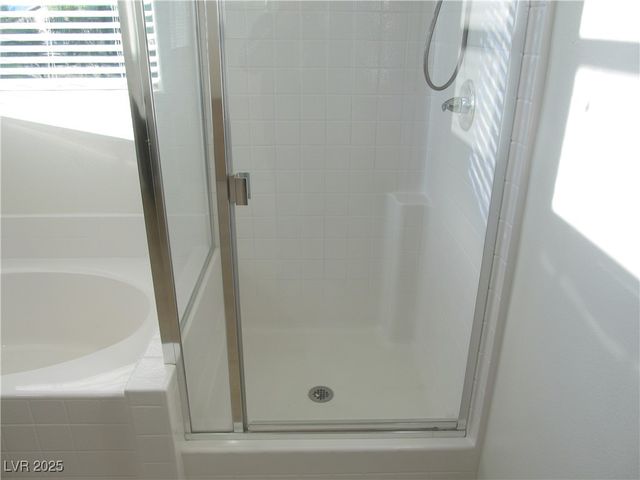 2741 SUNRISE BLUFF Drive, Las Vegas, NV 89142