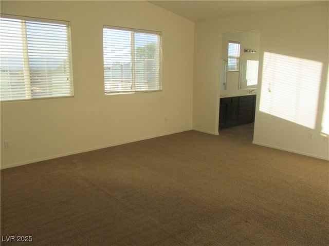 2741 SUNRISE BLUFF Drive, Las Vegas, NV 89142