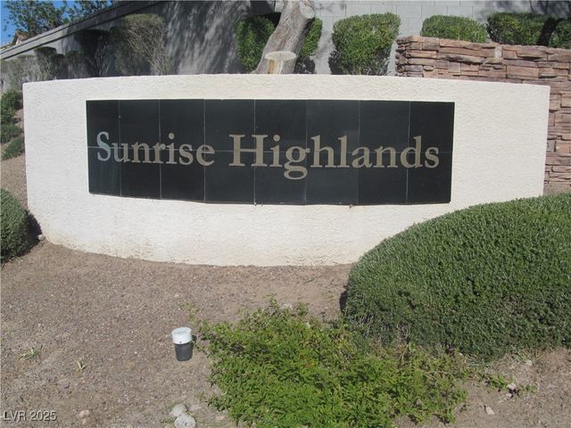 2741 SUNRISE BLUFF Drive, Las Vegas, NV 89142