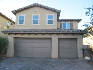 2741 SUNRISE BLUFF Drive, Las Vegas, NV 89142