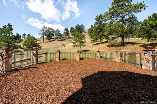 27927 Meadowlark Drive, Golden, CO 80401