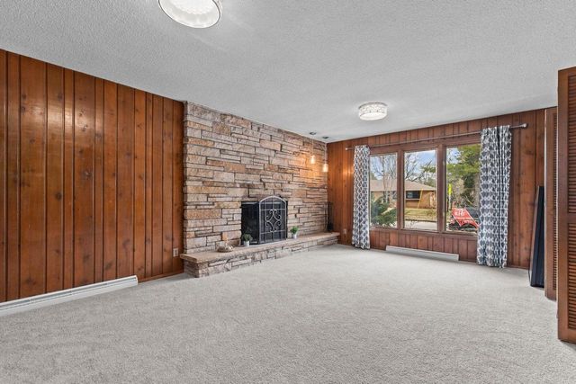 1913 N OUTAGAMIE STREET, Appleton, WI 54914