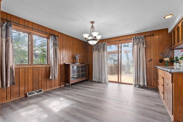 1913 N OUTAGAMIE STREET, Appleton, WI 54914