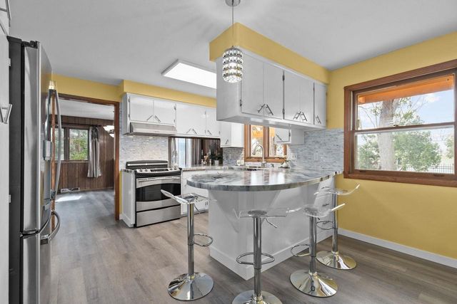 1913 N OUTAGAMIE STREET, Appleton, WI 54914