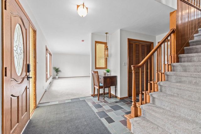 1913 N OUTAGAMIE STREET, Appleton, WI 54914