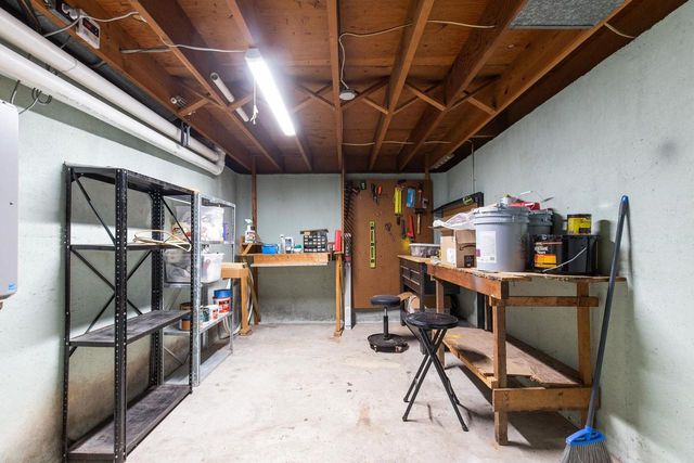 1913 N OUTAGAMIE STREET, Appleton, WI 54914