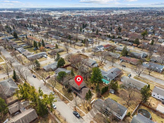 1913 N OUTAGAMIE STREET, Appleton, WI 54914