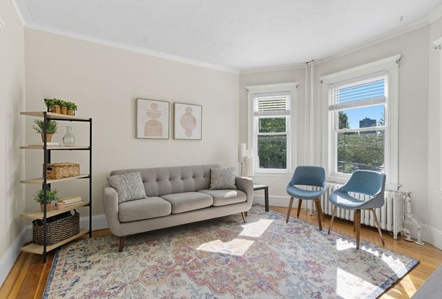 20 Rice St 2, Brookline, MA 02445