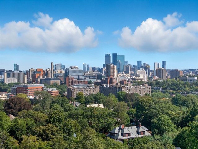 20 Rice St 2, Brookline, MA 02445