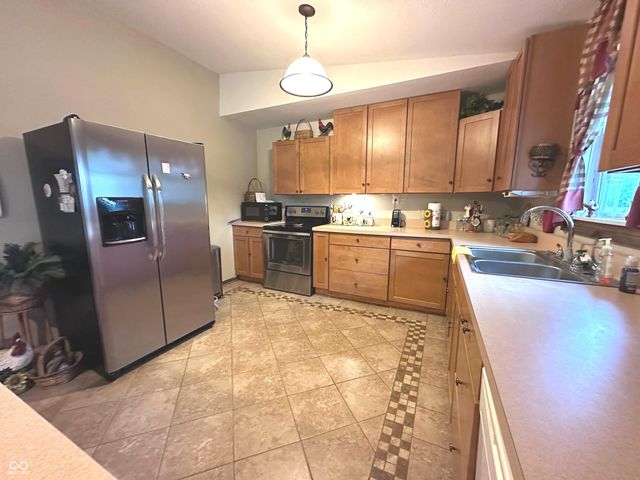 808 N 700 E, Franklin, IN 46131