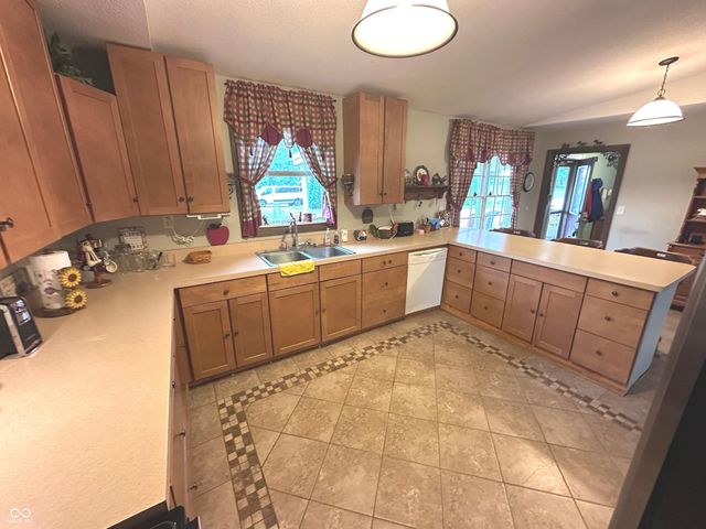 808 N 700 E, Franklin, IN 46131