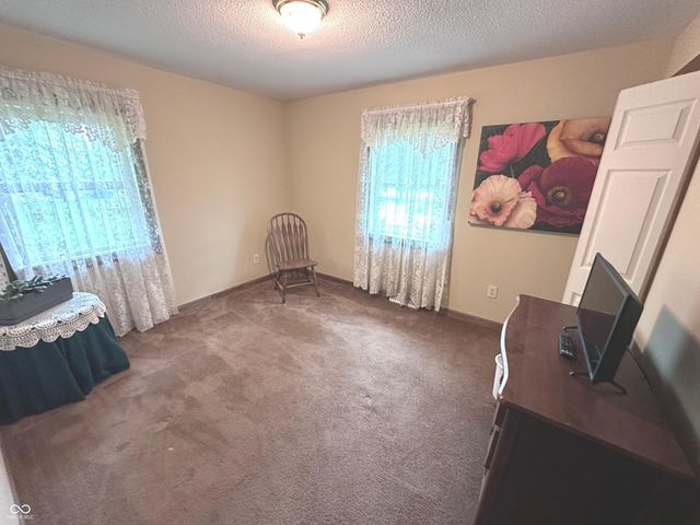 808 N 700 E, Franklin, IN 46131