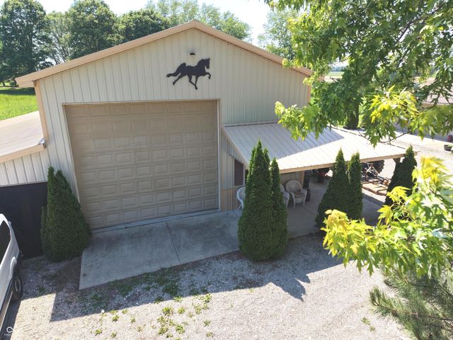 808 N 700 E, Franklin, IN 46131
