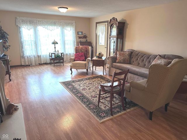 808 N 700 E, Franklin, IN 46131