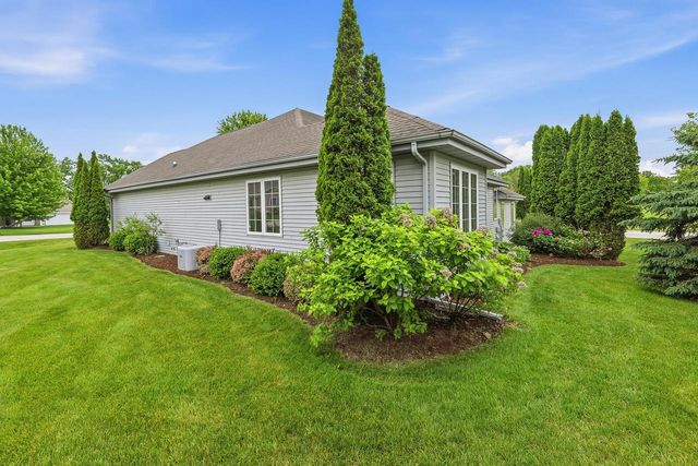 106 Sarahs WAY, Sheboygan Falls, WI 53085