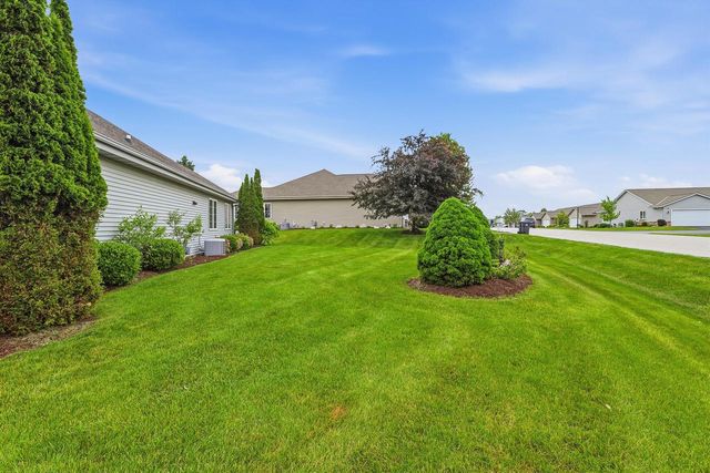 106 Sarahs WAY, Sheboygan Falls, WI 53085