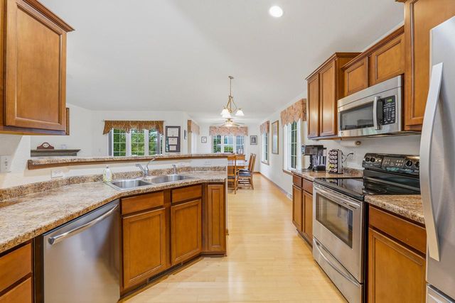 106 Sarahs WAY, Sheboygan Falls, WI 53085