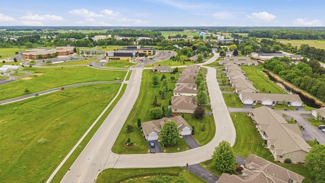 106 Sarahs WAY, Sheboygan Falls, WI 53085