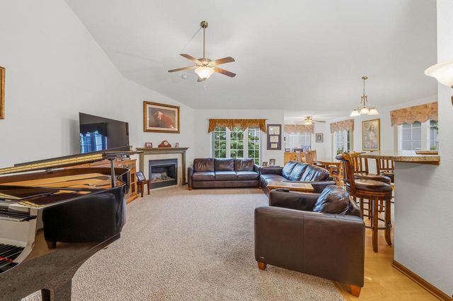 106 Sarahs WAY, Sheboygan Falls, WI 53085