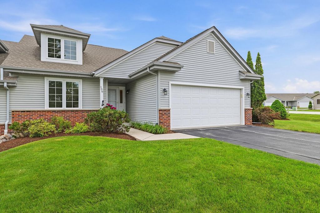 106 Sarahs WAY, Sheboygan Falls, WI 53085