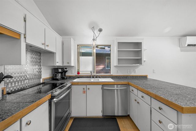 1 Sugarpine Place, Bellingham, WA 98229