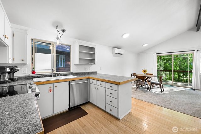 1 Sugarpine Place, Bellingham, WA 98229