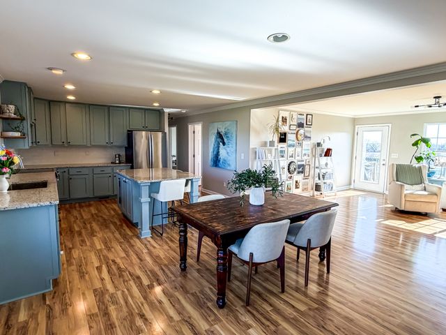 1009 McCormick Xing, Spring Hill, TN 37174