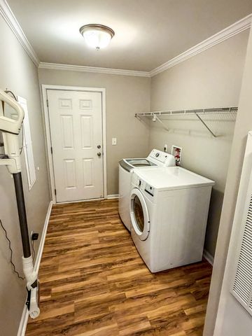 1009 McCormick Xing, Spring Hill, TN 37174