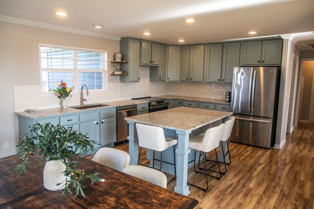 1009 McCormick Xing, Spring Hill, TN 37174