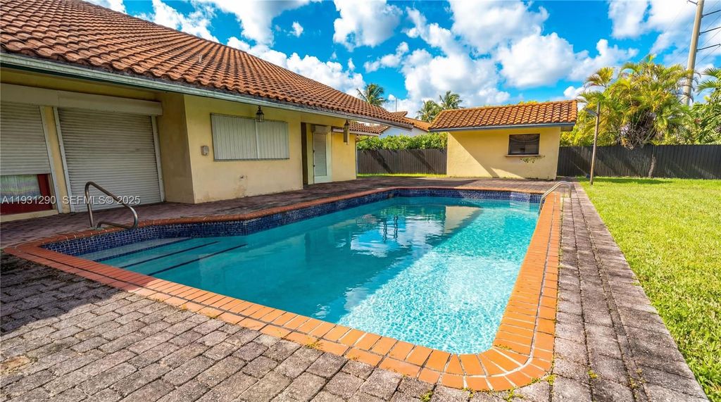 9505 SW 136th St, Miami, FL 33176