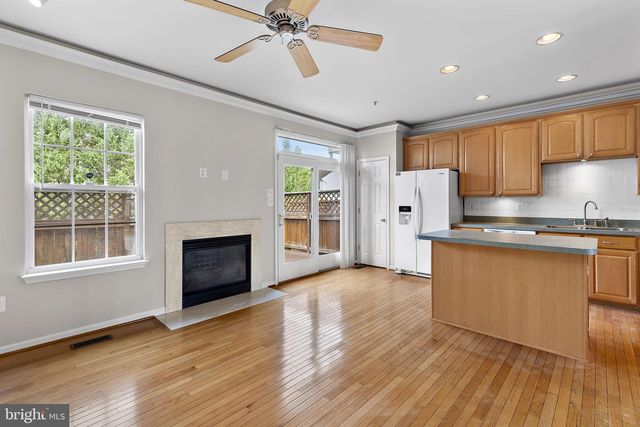 7 CATERHAM CT, Baltimore, MD 21237