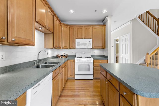 7 CATERHAM CT, Baltimore, MD 21237