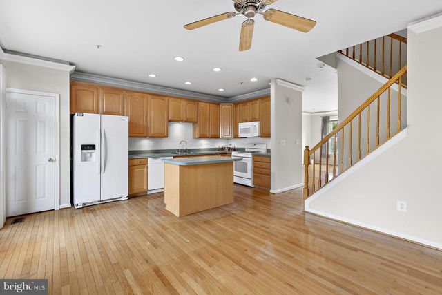 7 CATERHAM CT, Baltimore, MD 21237