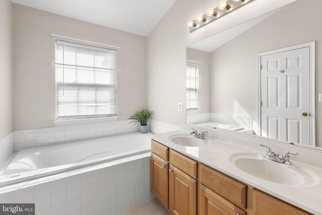 7 CATERHAM CT, Baltimore, MD 21237