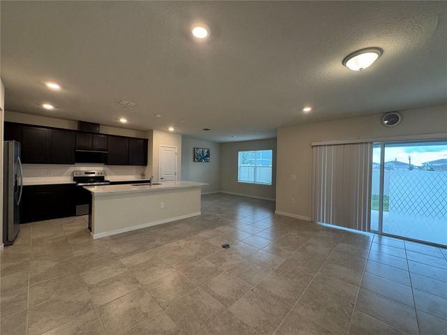 2102 CHARMING AVE AVENUE, Davenport, FL 33896