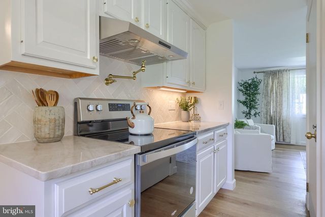 1260 CLOVERTON DR, Columbia, PA 17512